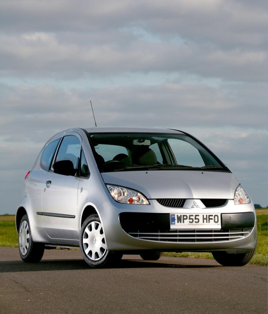  Mitsubishi Colt 3-Door 2004 года  (фото 43 из 55)
